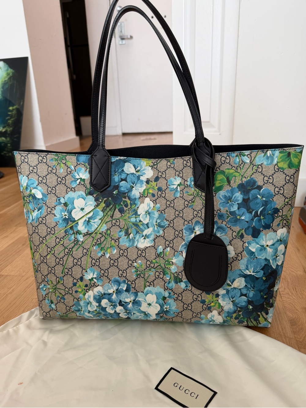 Gucci Floral GG Supreme Tote in Blue and Beige. Reversible